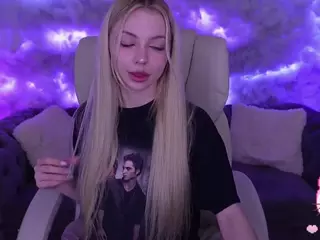 EviStar's Live Sex Cam Show