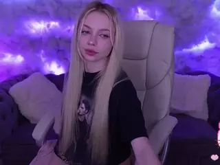 EviStar's Live Sex Cam Show