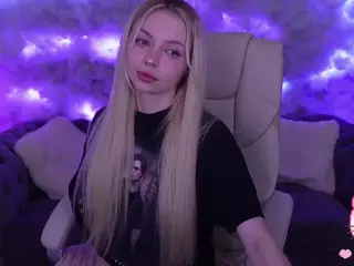 EviStar's Live Sex Cam Show