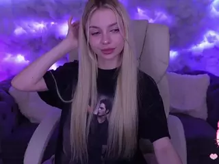 EviStar's Live Sex Cam Show