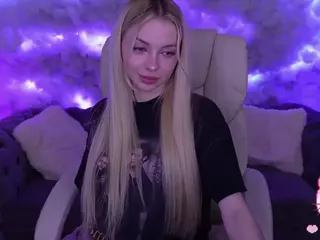EviStar's Live Sex Cam Show