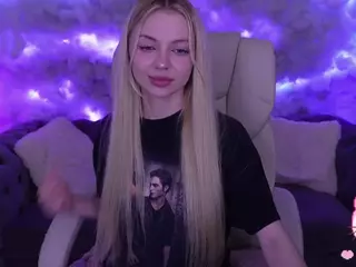 EviStar's Live Sex Cam Show