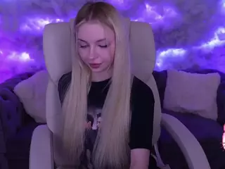 EviStar's Live Sex Cam Show