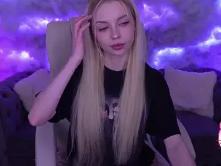 EviStar's Live Sex Cam Show