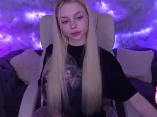 EviStar's Live Sex Cam Show