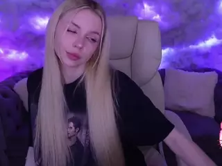 EviStar's Live Sex Cam Show