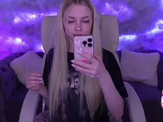 EviStar's Live Sex Cam Show