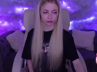EviStar's Live Sex Cam Show