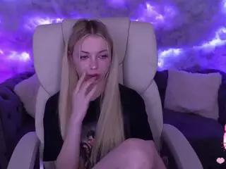 EviStar's Live Sex Cam Show