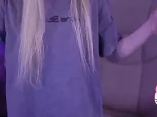EviStar's Live Sex Cam Show