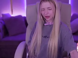EviStar's Live Sex Cam Show