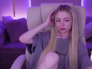 EviStar's Live Sex Cam Show