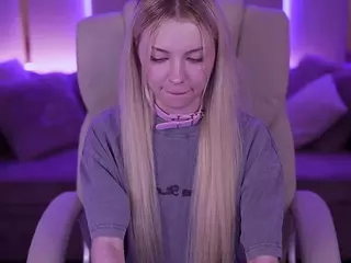 EviStar's Live Sex Cam Show