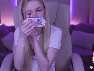 EviStar's Live Sex Cam Show