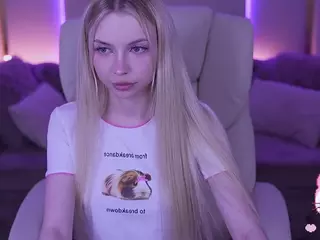 EviStar's Live Sex Cam Show