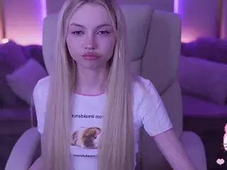 EviStar's Live Sex Cam Show