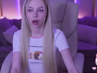 EviStar's Live Sex Cam Show