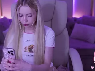 EviStar's Live Sex Cam Show