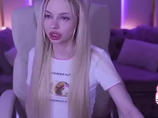 EviStar's Live Sex Cam Show