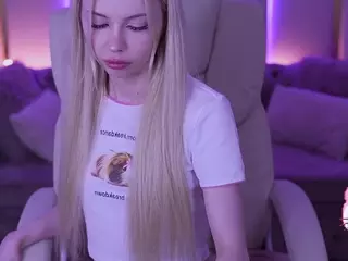 EviStar's Live Sex Cam Show