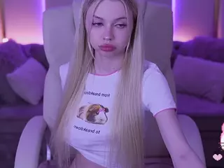 EviStar's Live Sex Cam Show