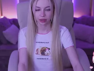 EviStar's Live Sex Cam Show