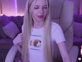 EviStar's Live Sex Cam Show