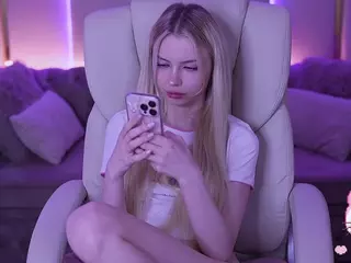 EviStar's Live Sex Cam Show