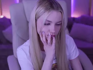 EviStar's Live Sex Cam Show