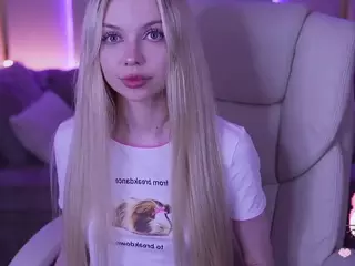 EviStar's Live Sex Cam Show