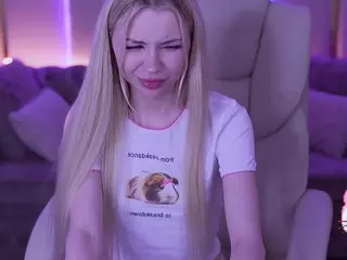 EviStar's Live Sex Cam Show