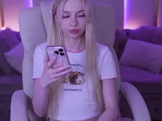 EviStar's Live Sex Cam Show