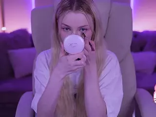EviStar's Live Sex Cam Show