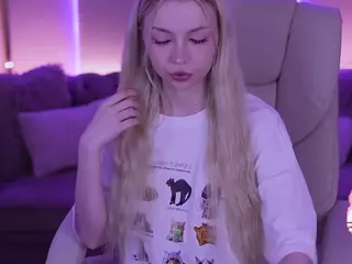 EviStar's Live Sex Cam Show