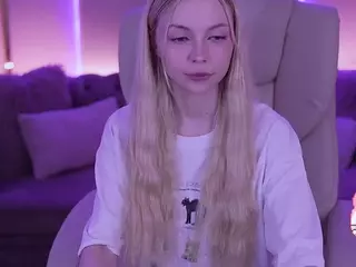 EviStar's Live Sex Cam Show