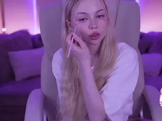 EviStar's Live Sex Cam Show