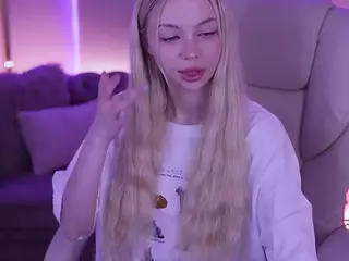 EviStar's Live Sex Cam Show