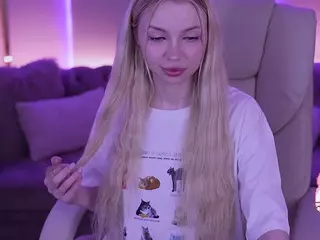 EviStar's Live Sex Cam Show