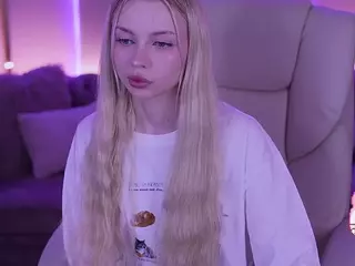 EviStar's Live Sex Cam Show