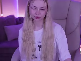 EviStar's Live Sex Cam Show