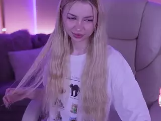 EviStar's Live Sex Cam Show