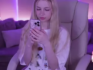 EviStar's Live Sex Cam Show