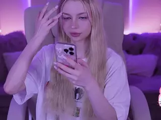 EviStar's Live Sex Cam Show