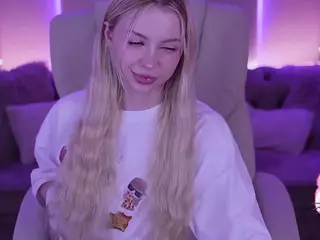 EviStar's Live Sex Cam Show