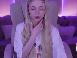 EviStar's Live Sex Cam Show