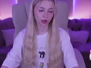 EviStar's Live Sex Cam Show