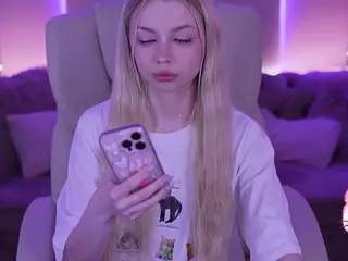 EviStar's Live Sex Cam Show