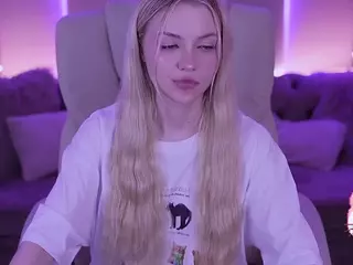 EviStar's Live Sex Cam Show
