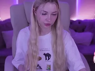EviStar's Live Sex Cam Show