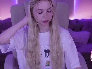 EviStar's Live Sex Cam Show